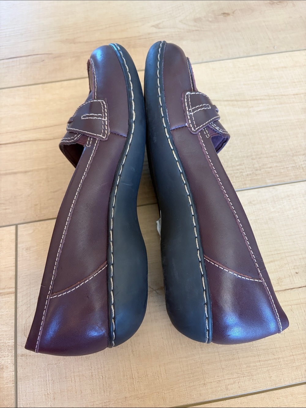 Clarks Women's Dark Burgundy Leather Tassel Slip-On Loafers - Picture 3 of 5